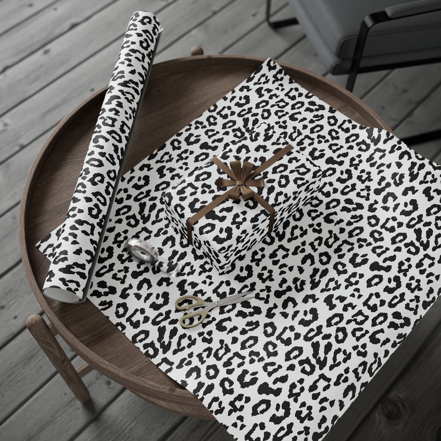 Rollo de papel de regalo con estampado de leopardo: papel de regalo con estampado animal en blanco y negro
