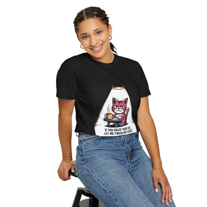 Camiseta divertida de gato y café: "Si valoras tu vida, déjame terminar mi café".