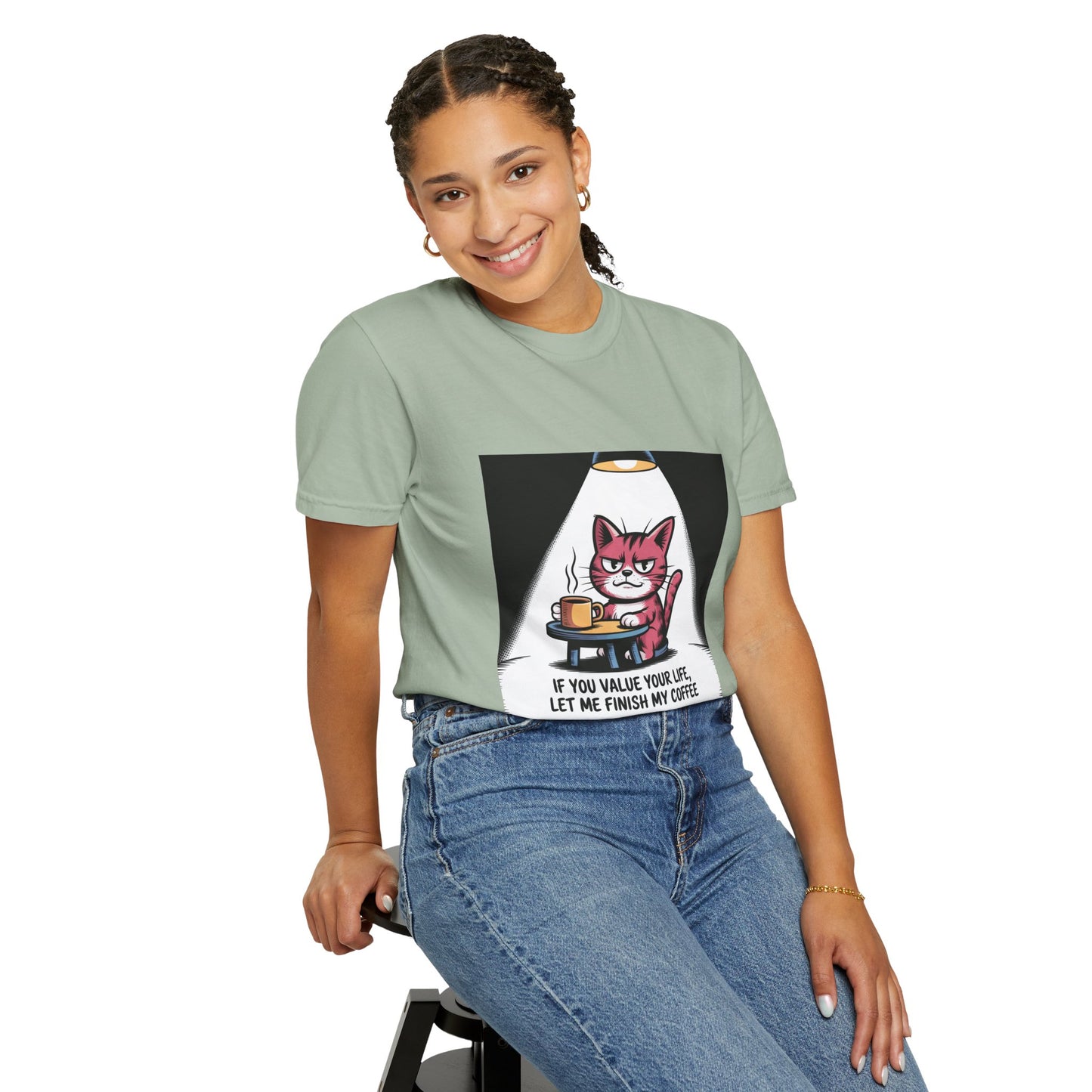 Camiseta divertida de gato y café: "Si valoras tu vida, déjame terminar mi café".