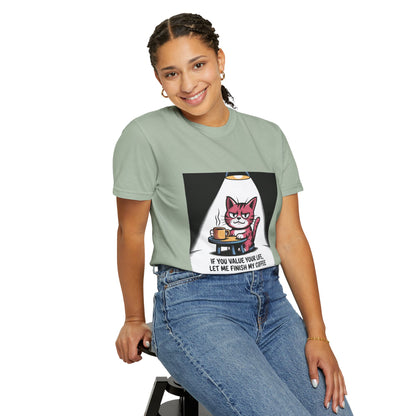 Camiseta divertida de gato y café: "Si valoras tu vida, déjame terminar mi café".
