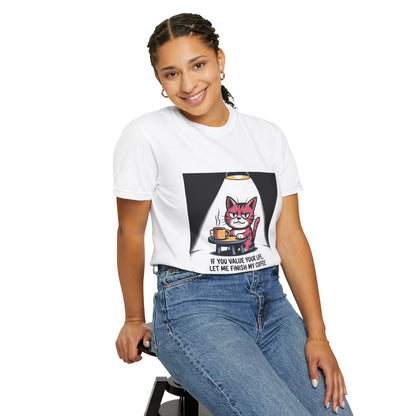 Camiseta divertida de gato y café: "Si valoras tu vida, déjame terminar mi café".