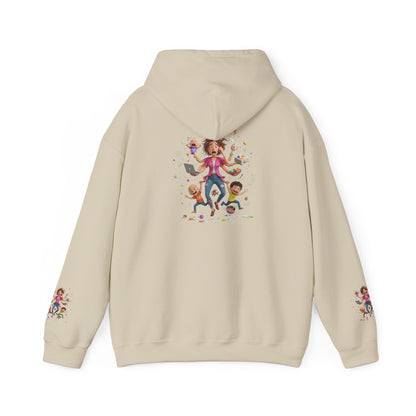 Hoodie – Pullover mit verspielter Illustration von Mutter und Kindern: „Super Mama“