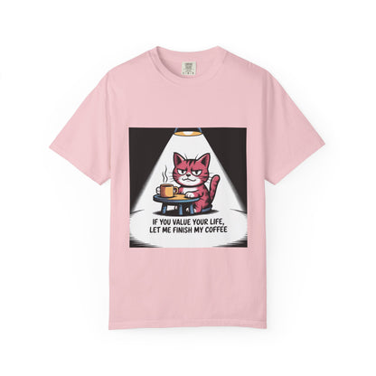 Camiseta divertida de gato y café: "Si valoras tu vida, déjame terminar mi café".