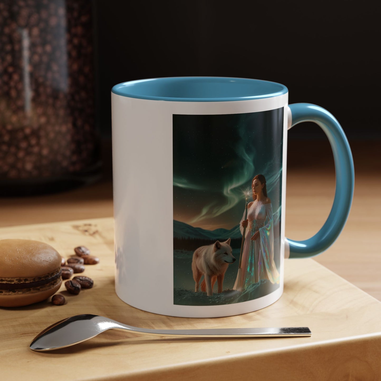 Taza de café Aurora Guardiana — Arte fantástico de mujer con lobo