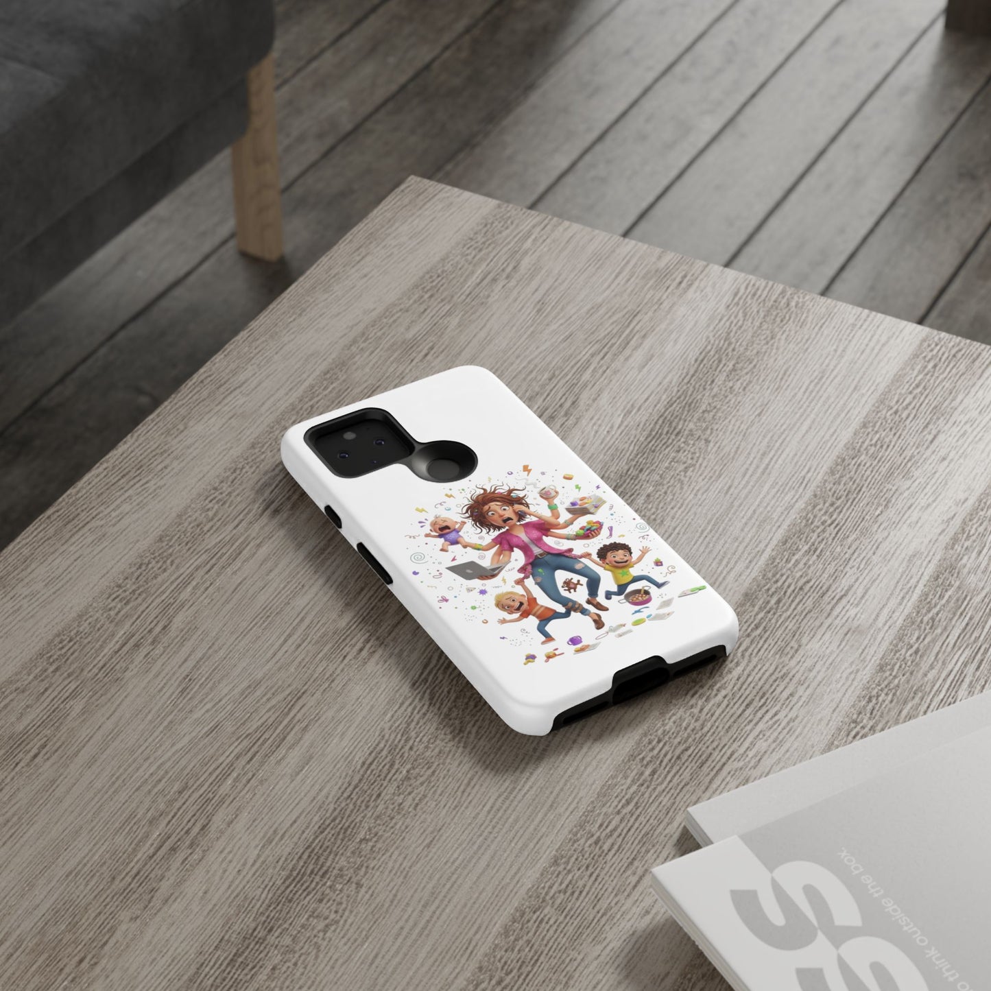 Funda para Google Phone - Diseño de caricatura de mamá frenética (Vida de mamá caótica y divertida)