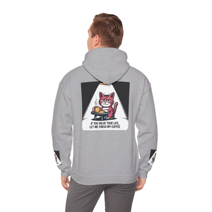 Coffee Cat Hoodie – „Wenn dir dein Leben lieb ist, lass mich meinen Kaffee austrinken“ Grafik-Hoodie