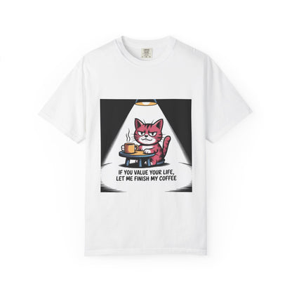 Camiseta divertida de gato y café: "Si valoras tu vida, déjame terminar mi café".