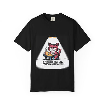 Camiseta divertida de gato y café: "Si valoras tu vida, déjame terminar mi café".